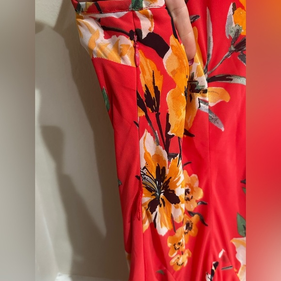 Floral Coral Sleeveless Dress - Picture 6 of 8